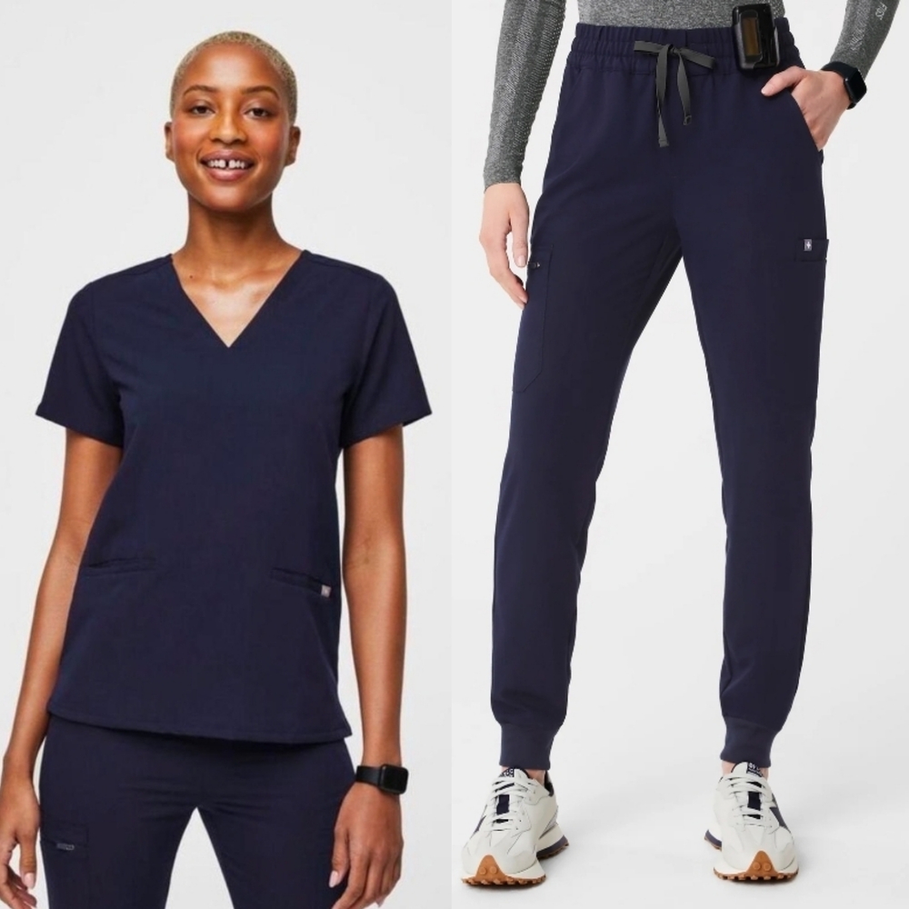 FIGs Navy Set Medium. Jogger Bottems